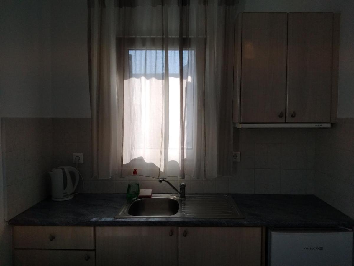 Celeste Apartments Орнос Екстер'єр фото