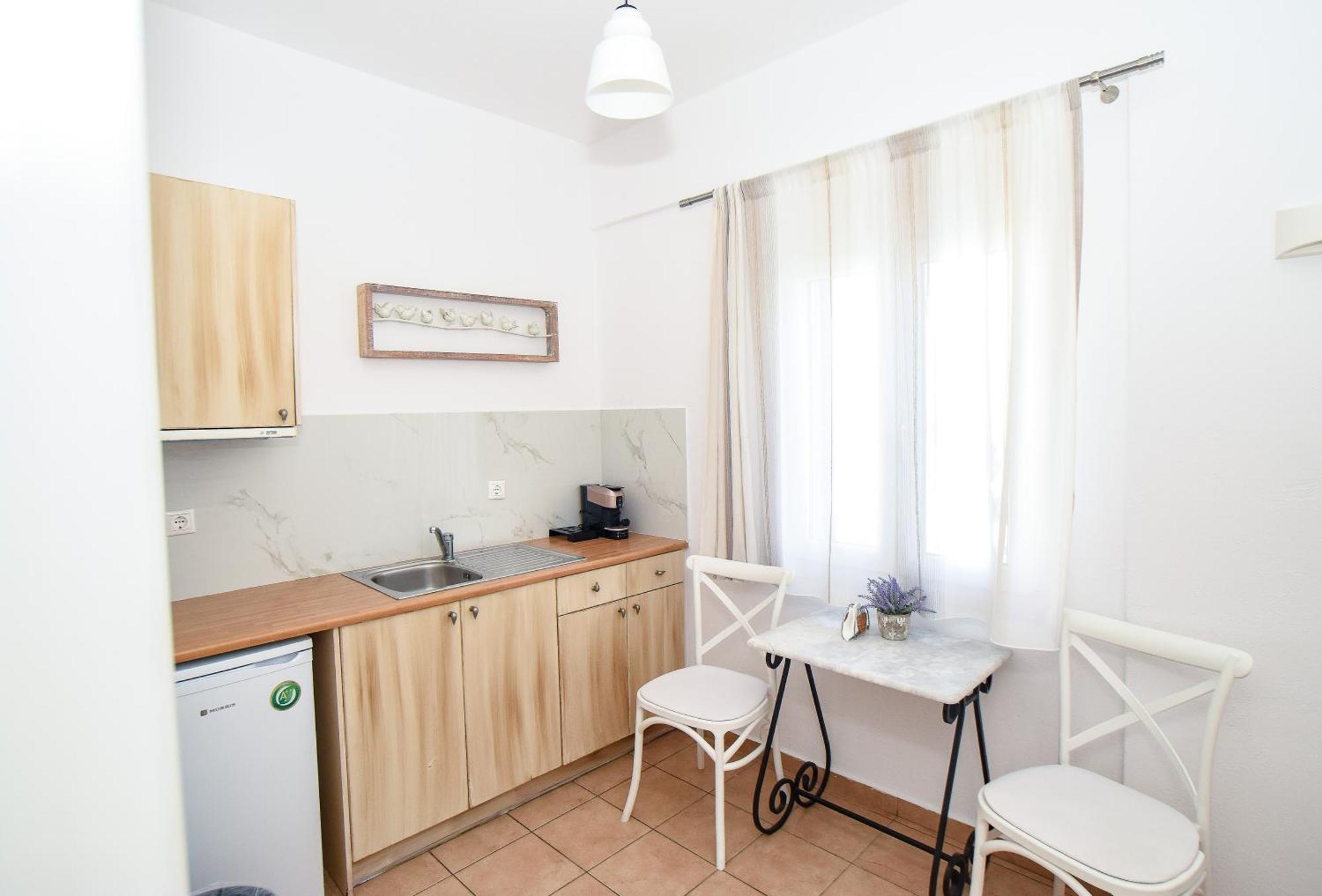 Celeste Apartments Орнос Екстер'єр фото