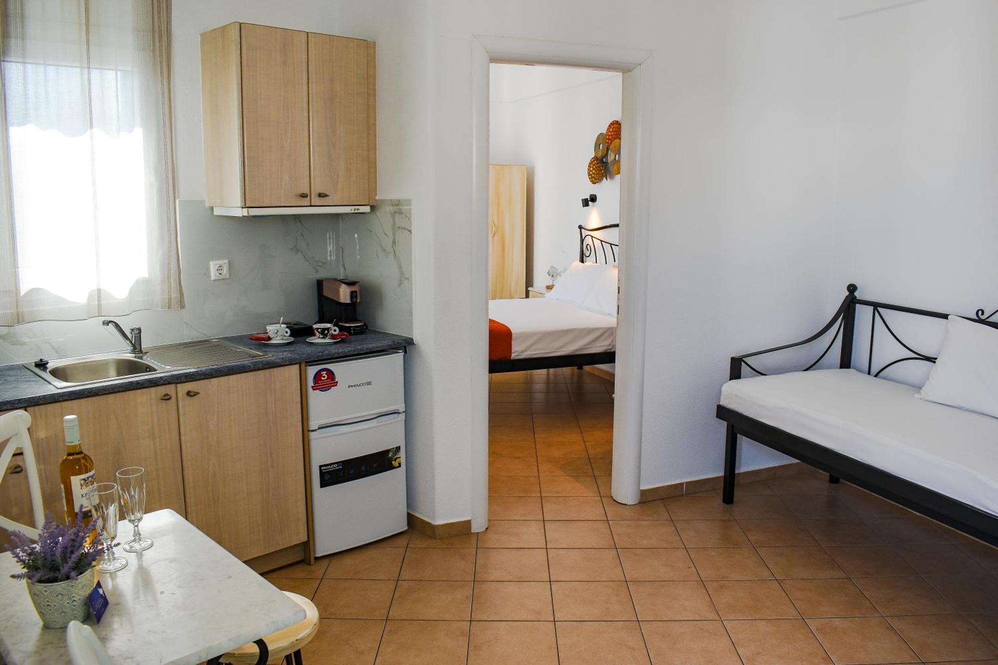 Celeste Apartments Орнос Екстер'єр фото