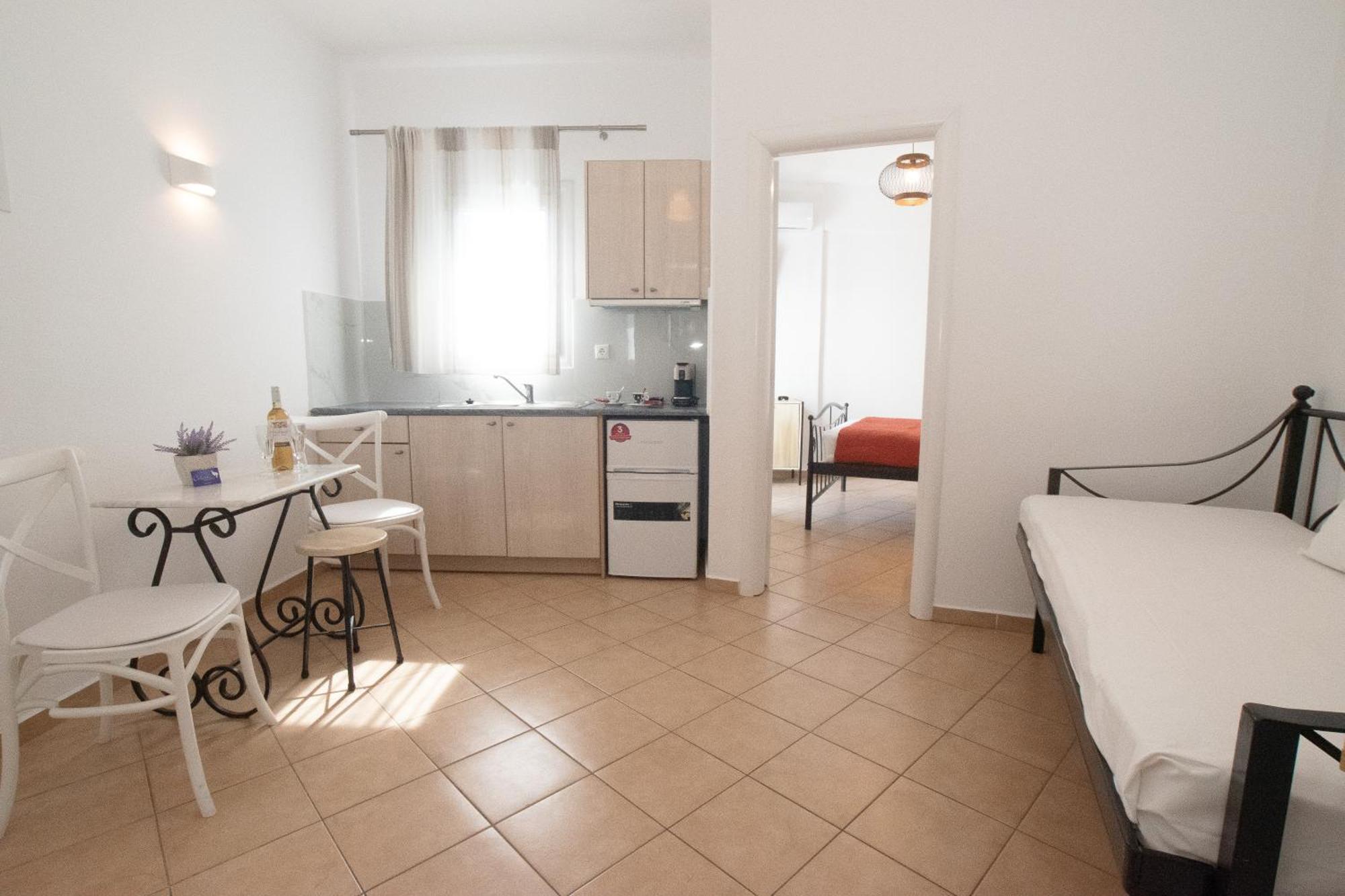 Celeste Apartments Орнос Екстер'єр фото